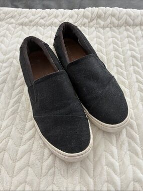 Toms Black Canvas Slip-On Loafers with White Sole Size 8